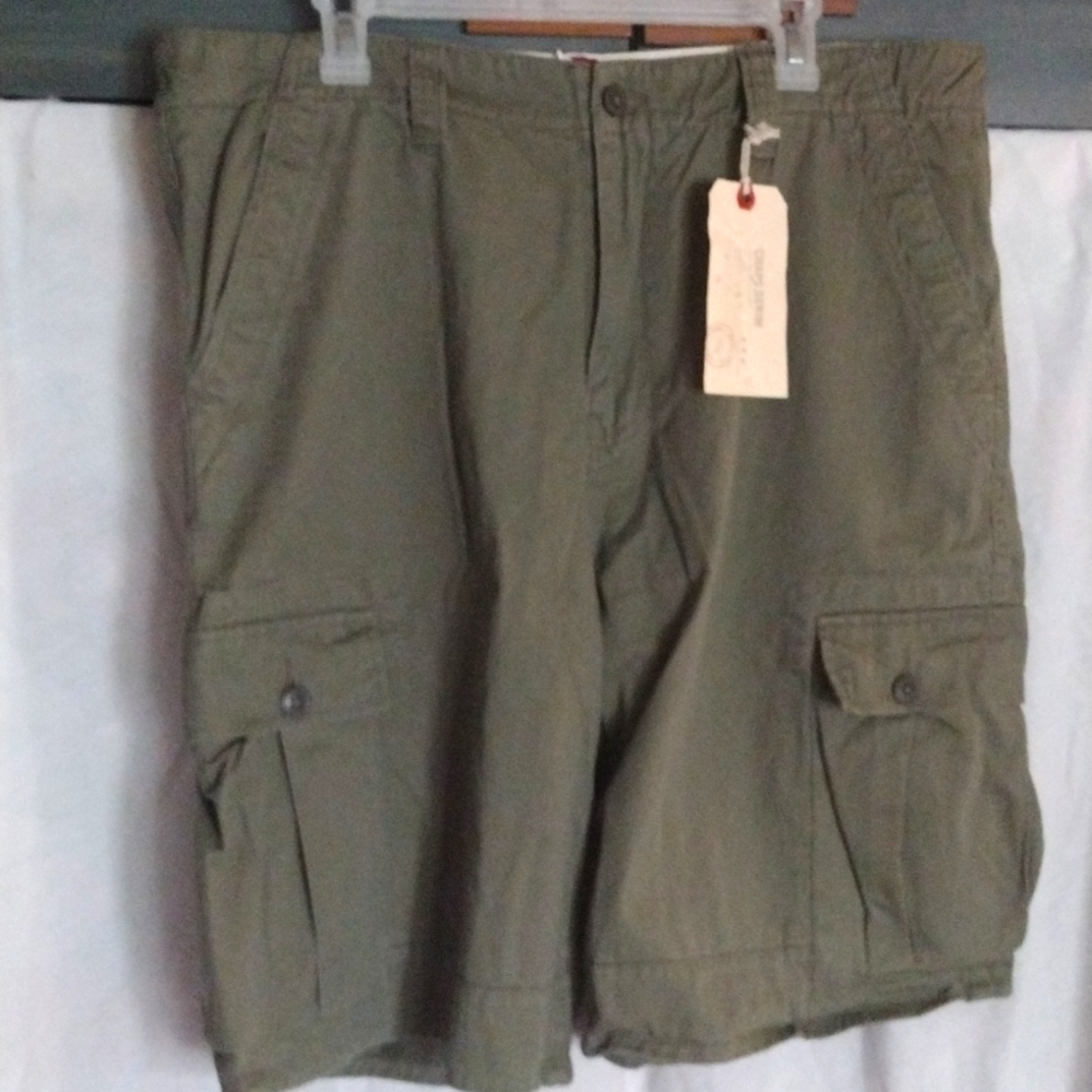 NWT Chaps denim olive green cargo shorts size 38.